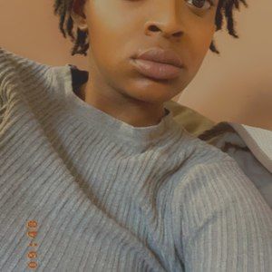 Meet your Posher, Simone